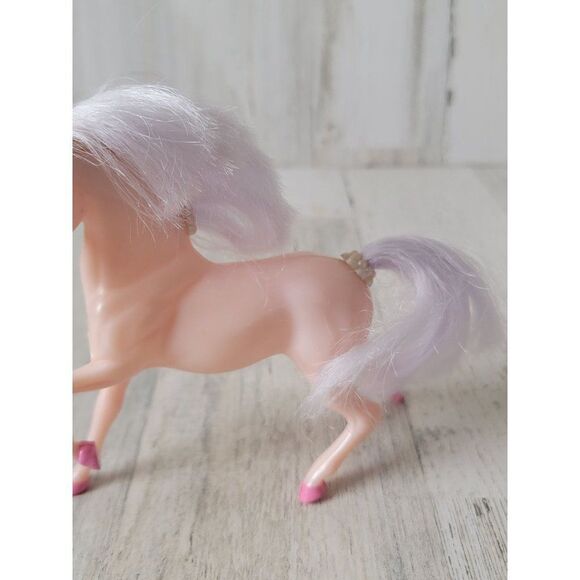 Enchanted Kingdom Horse pony pink doll accessory toy figure - Picture 3 of 8